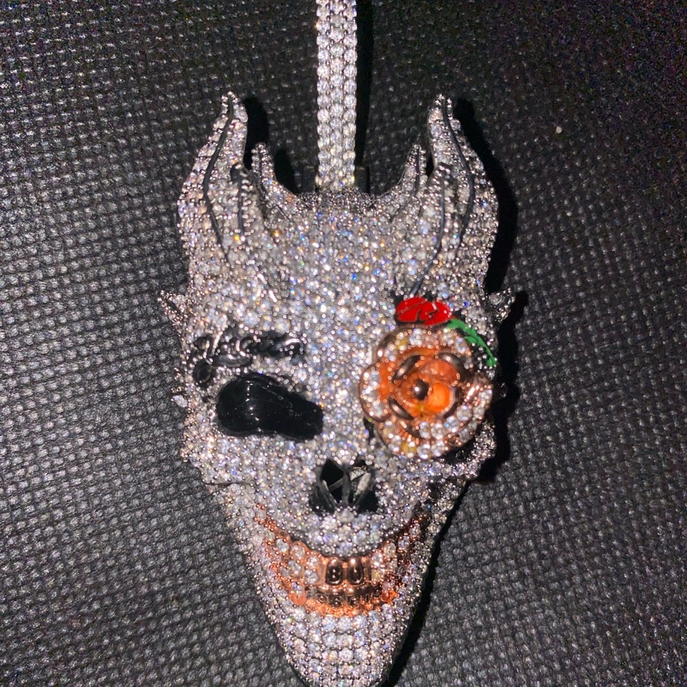 Skull pendant